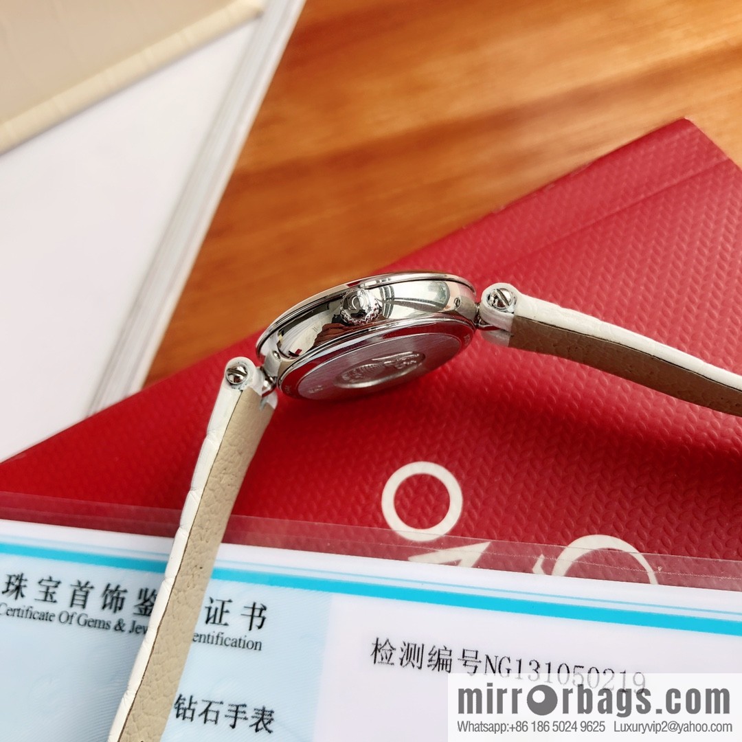 The Omega disc fly series belongs to the same Swiss quartz movement