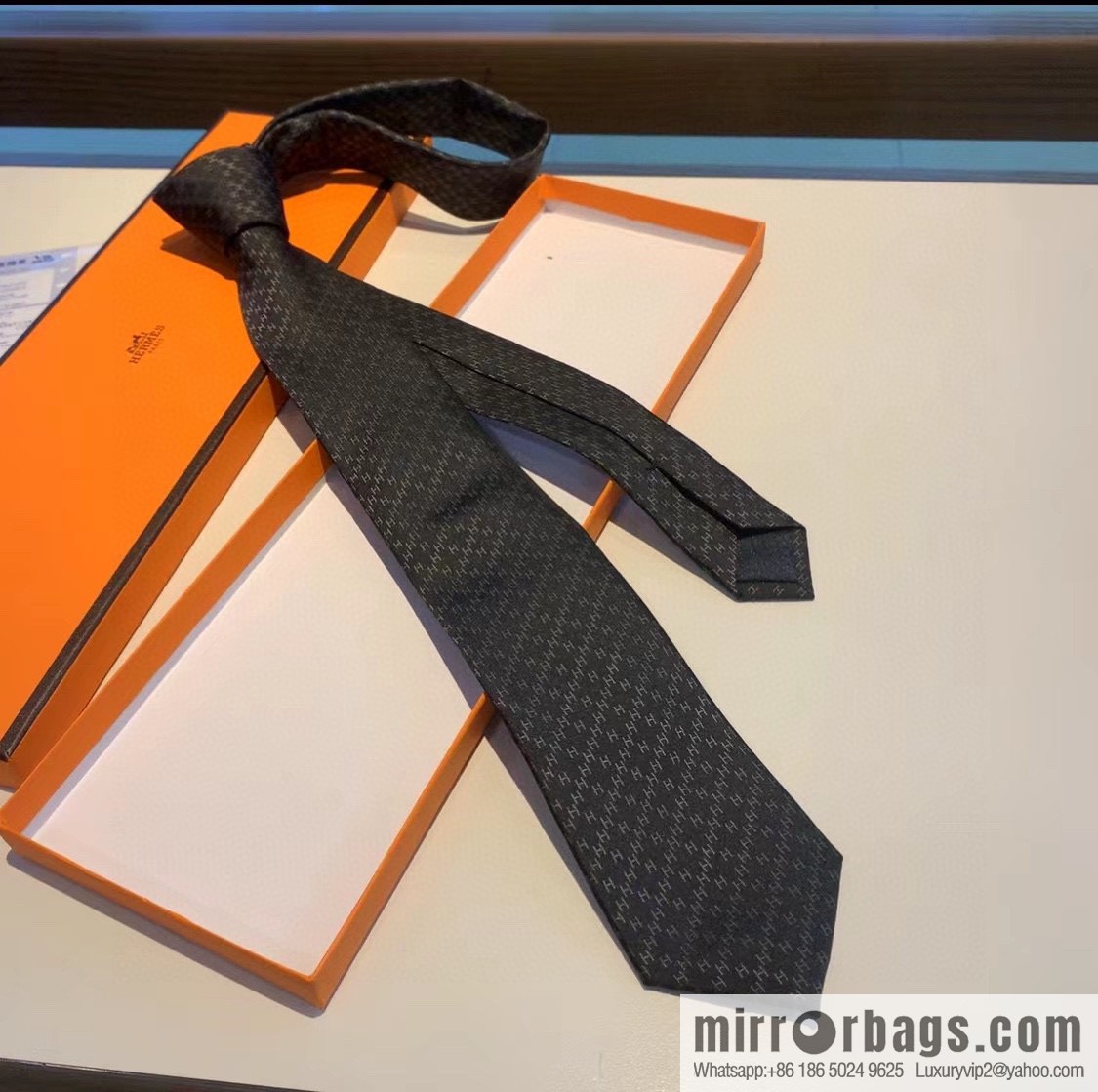 Hermes Men's Rhombus H Plaid 100% Top Twill Silk Tie