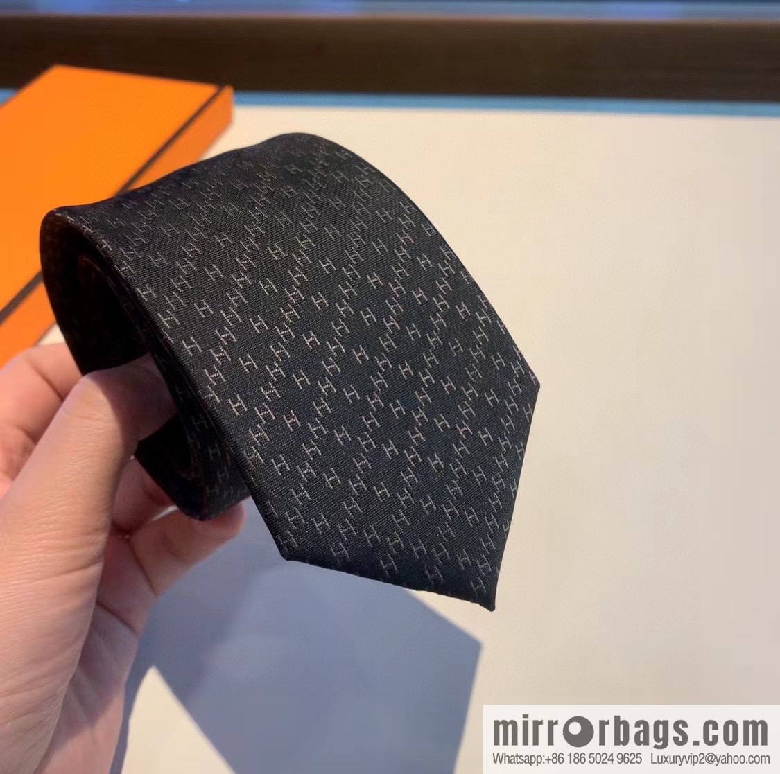 Hermes Men's Rhombus H Plaid 100% Top Twill Silk Tie