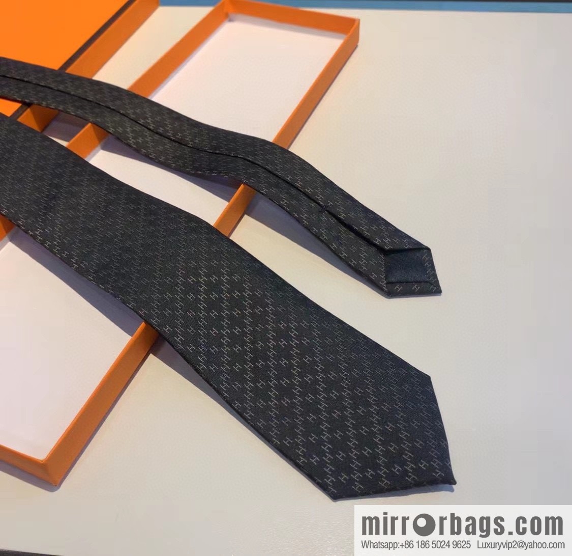 Hermes Men's Rhombus H Plaid 100% Top Twill Silk Tie