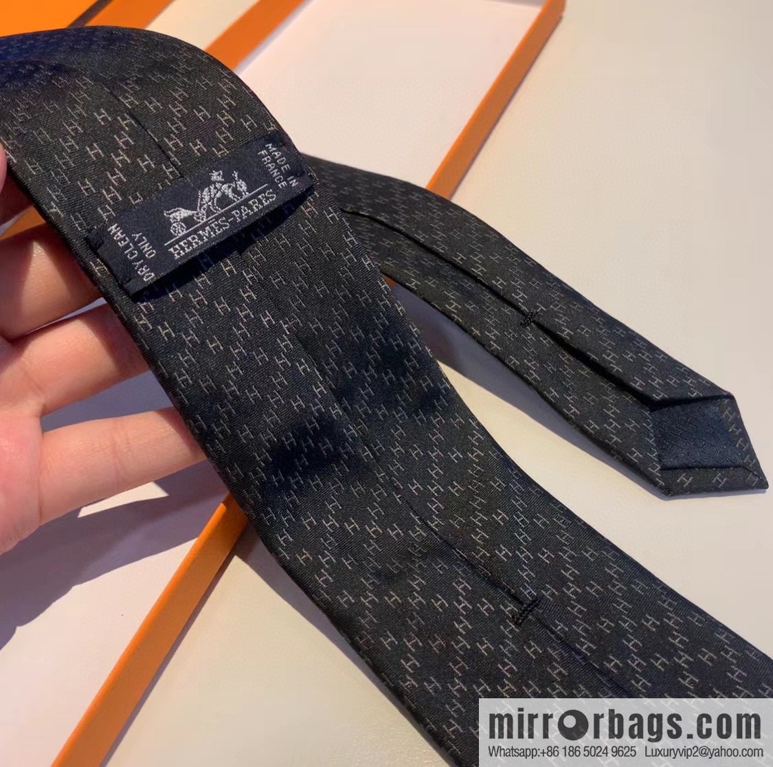 Hermes Men's Rhombus H Plaid 100% Top Twill Silk Tie
