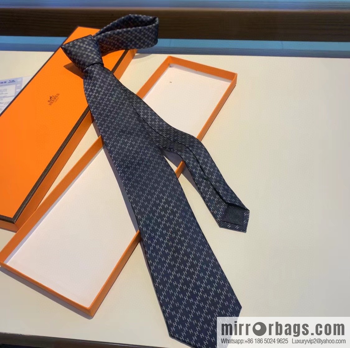 Hermes Men's Rhombus H Plaid 100% Top Twill Silk Tie