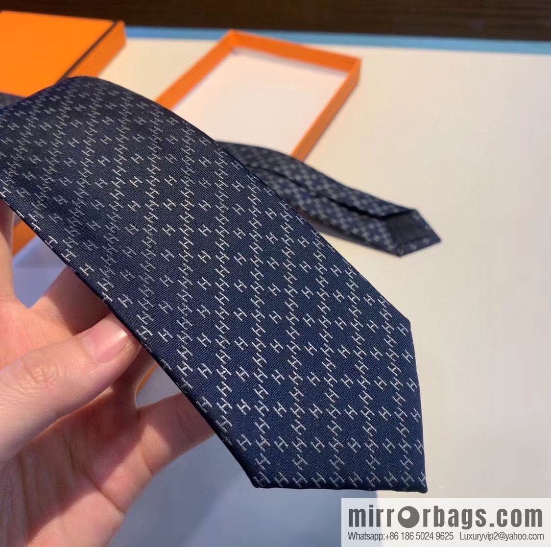 Hermes Men's Rhombus H Plaid 100% Top Twill Silk Tie