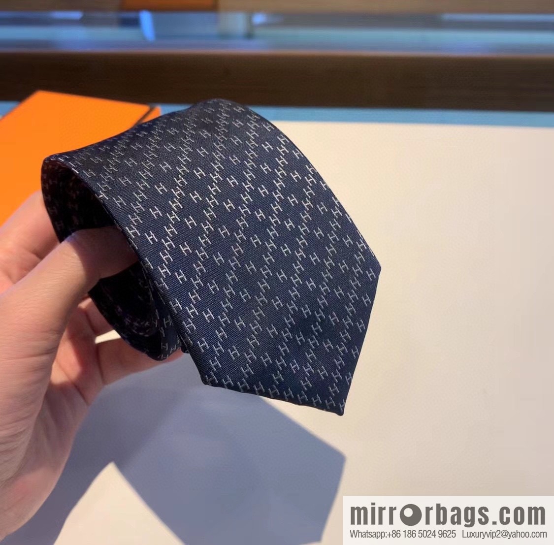 Hermes Men's Rhombus H Plaid 100% Top Twill Silk Tie