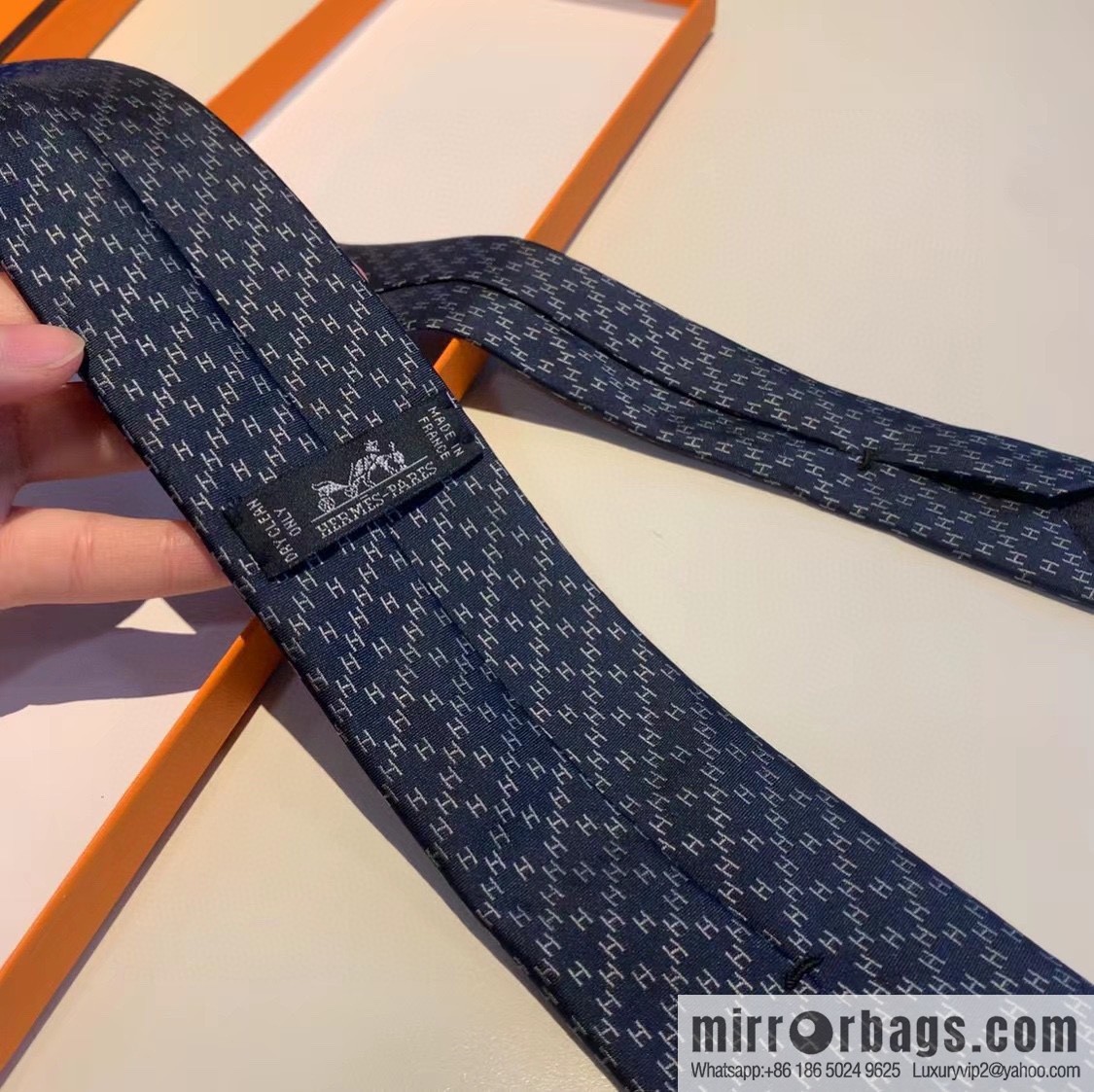 Hermes Men's Rhombus H Plaid 100% Top Twill Silk Tie