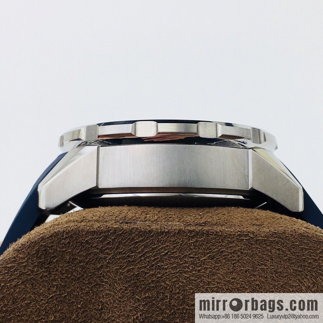 The IWC Ocean Chronograph series is a true diving and chronograph mechanical watch with the Asia-7750 movement