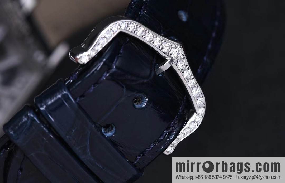 Cartier CARTIER tank hollow series HPI01370 X43 size 47 * 36 thick 7.82mm equipped with quartz movement watch imported from Switzerland