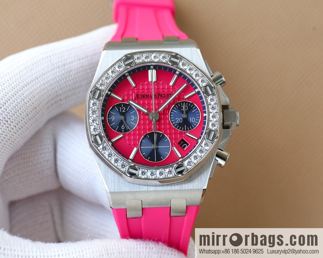 The new AP Audemars Piguet Royal Oak women's multi-function chronograph mechanical watch