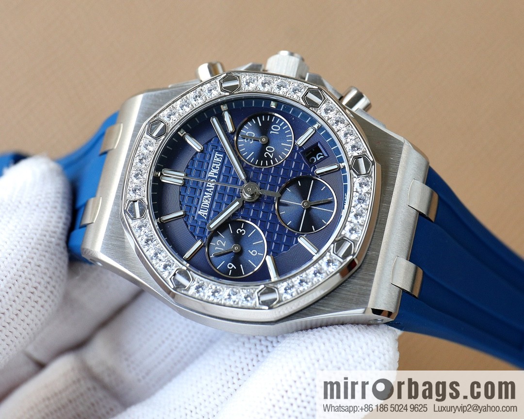 The new AP Audemars Piguet Royal Oak women's multi-function chronograph mechanical watch