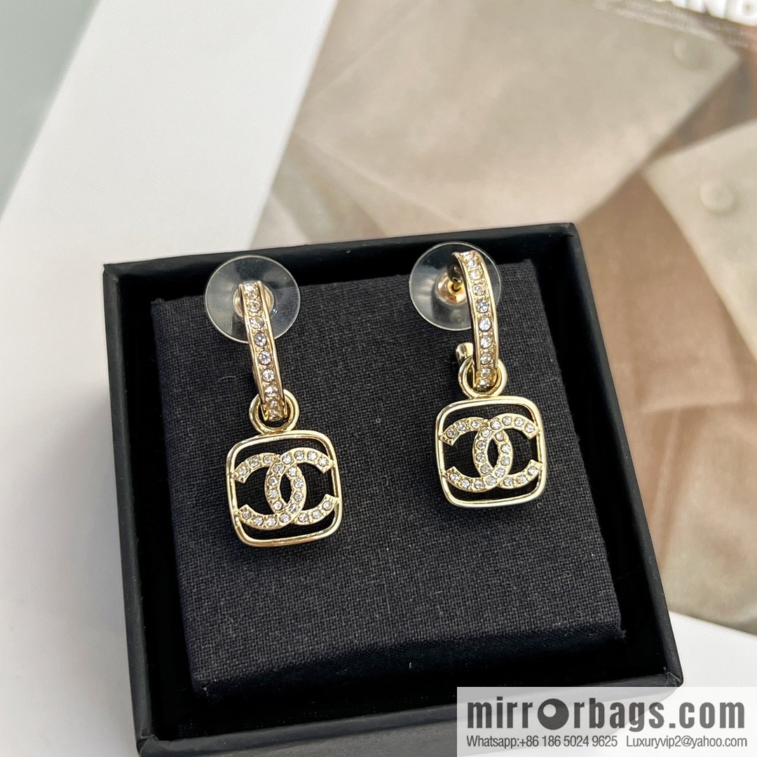 New ☑️ CHANEL Chanel c2 double c square full diamond stud earrings