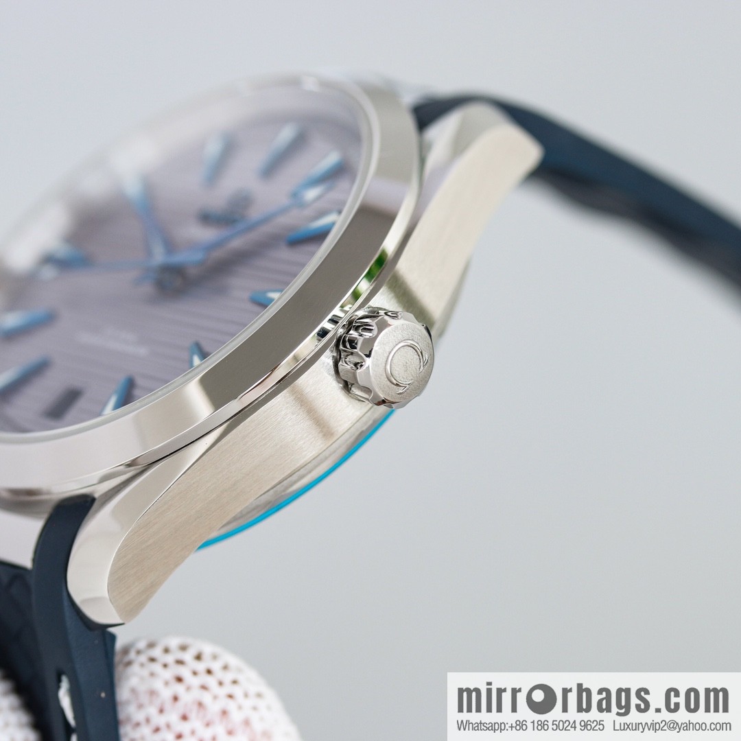 Seahorse 150m Aqua Terra Observatory 41mm 1: Market Exclusive Natural Tape