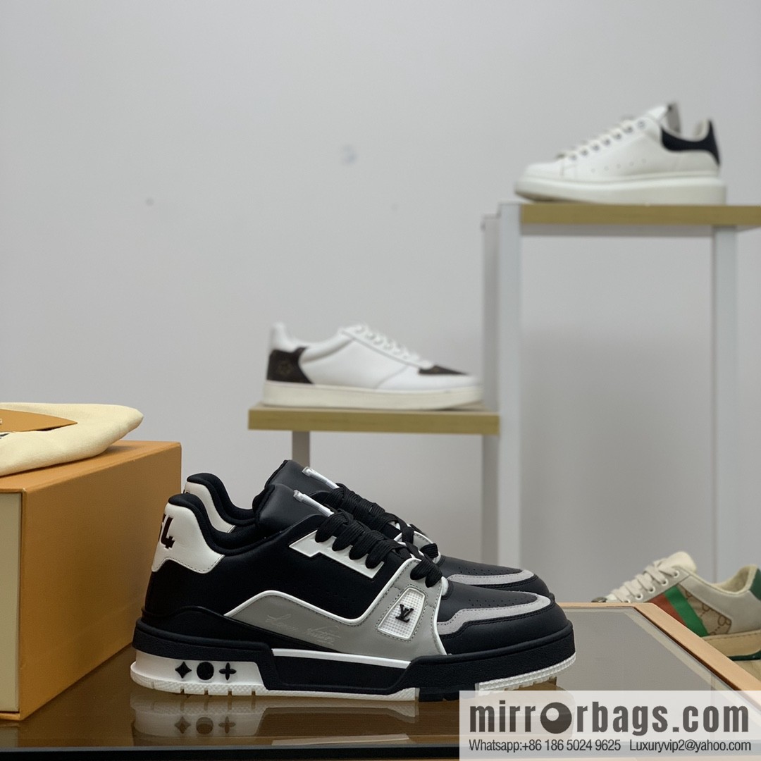 LV/Louis Vuitton Suede men's sports shoes made of calfskin