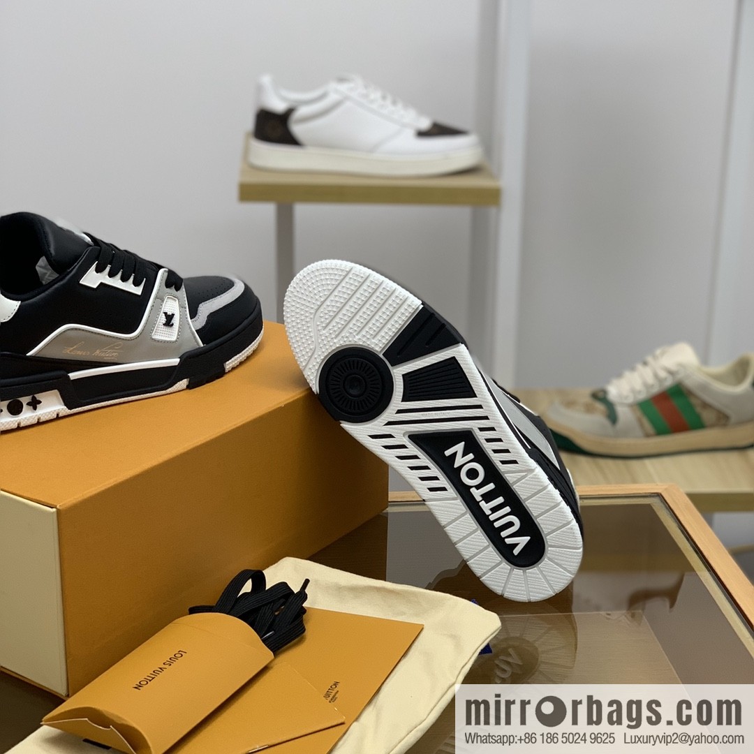 LV/Louis Vuitton Suede men's sports shoes made of calfskin