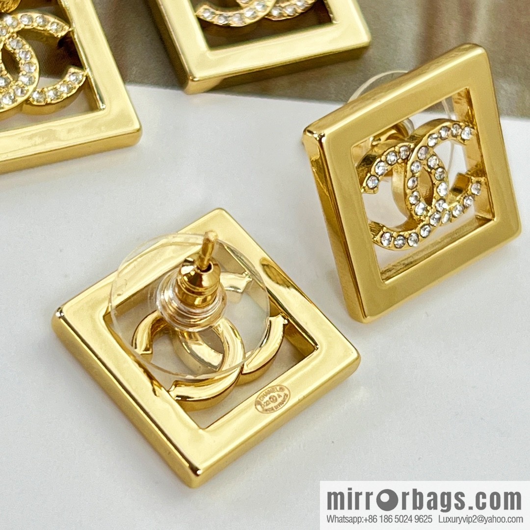 New ☑️ CHANEL Chanel double c square stud earrings
