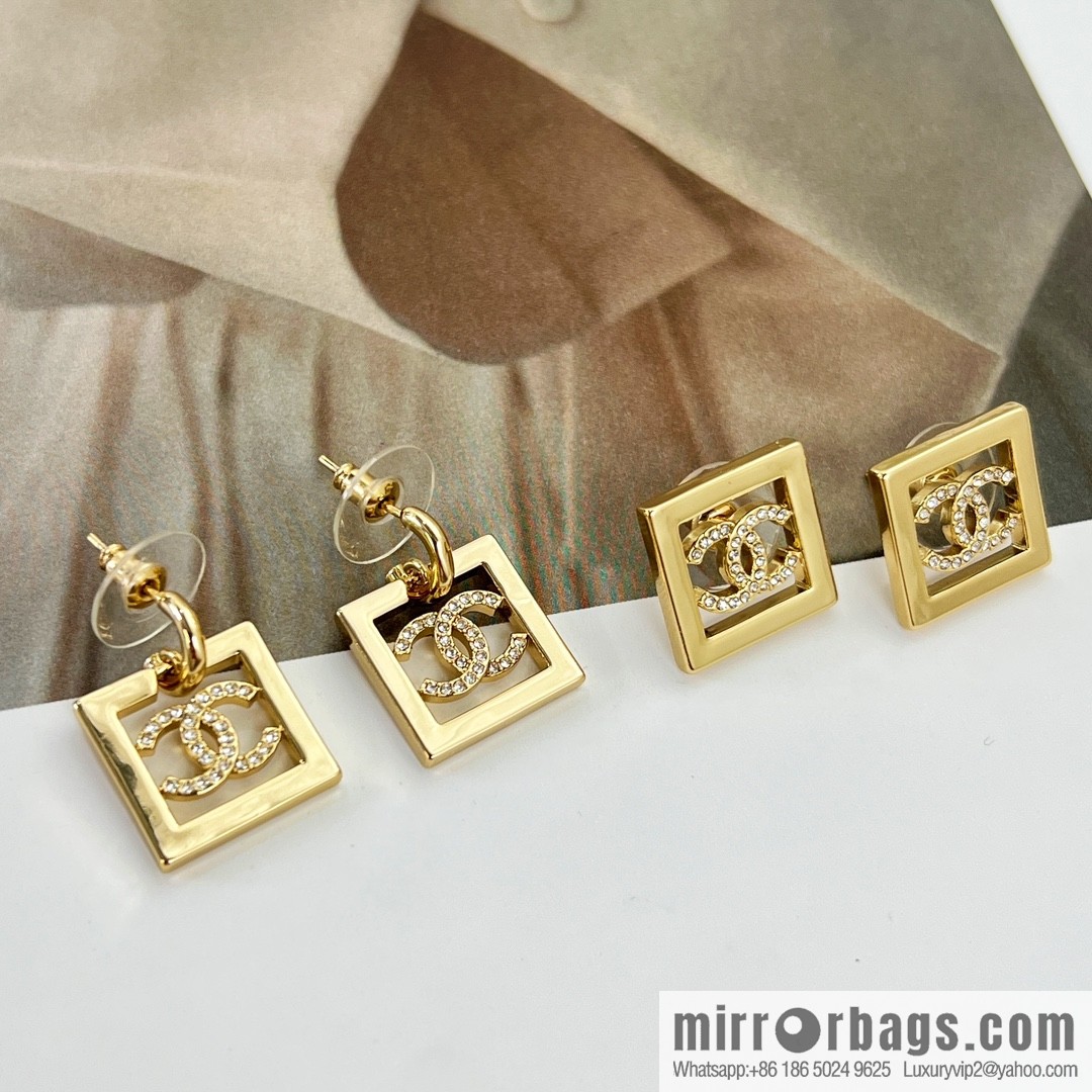New ☑️ CHANEL Chanel double c square stud earrings