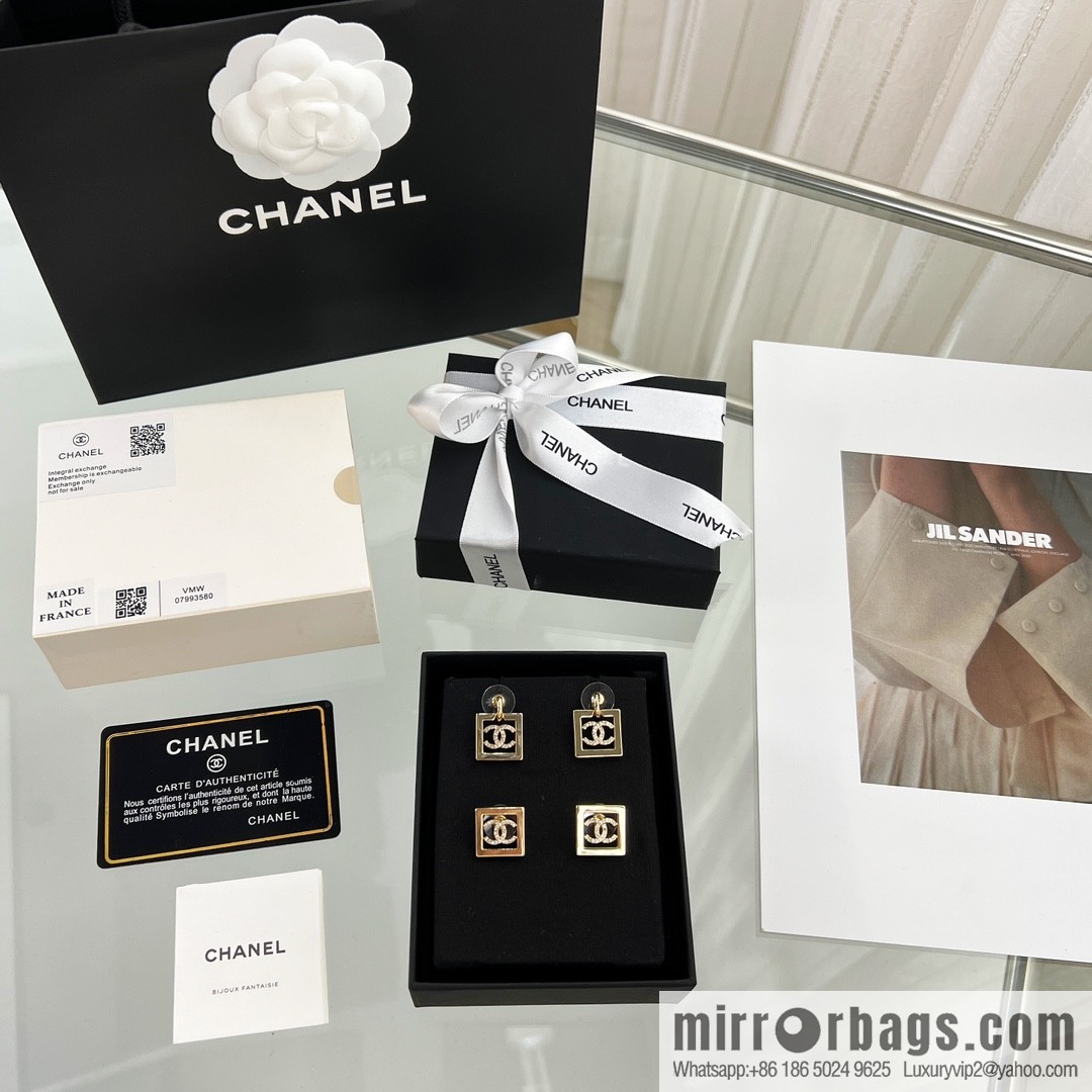 New ☑️ CHANEL Chanel double c square stud earrings