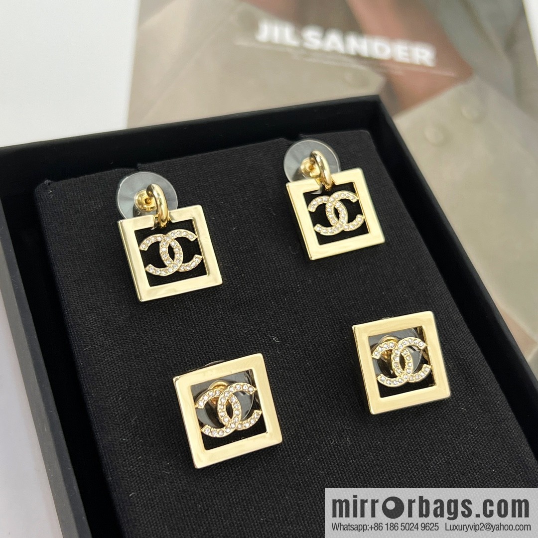 New ☑️ CHANEL Chanel double c square stud earrings