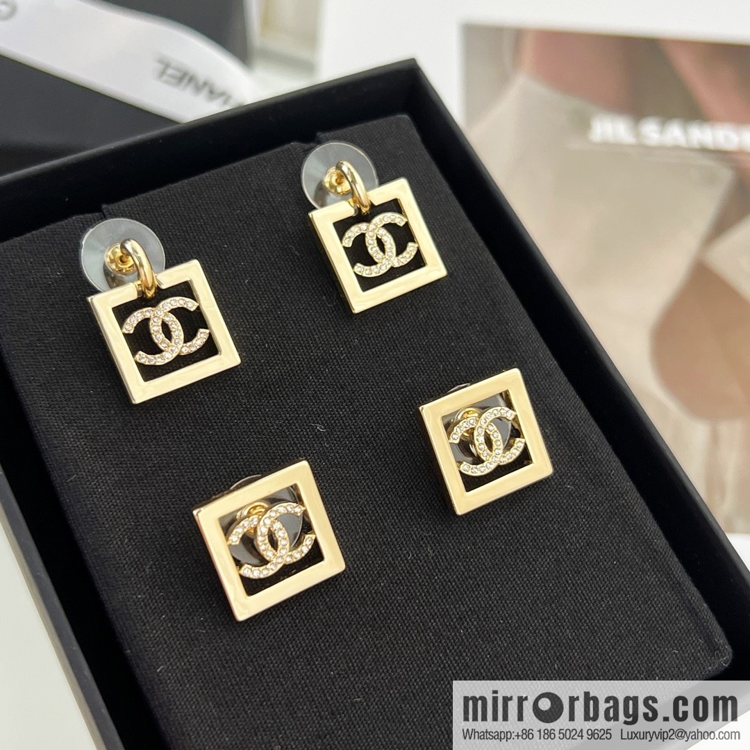 New ☑️ CHANEL Chanel double c square stud earrings