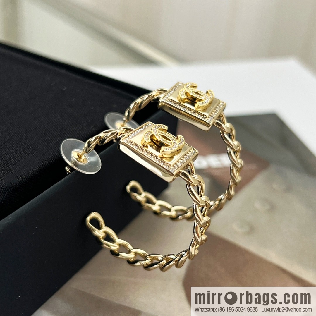 New ☑️ CHANEL Chanel double c square stud earrings