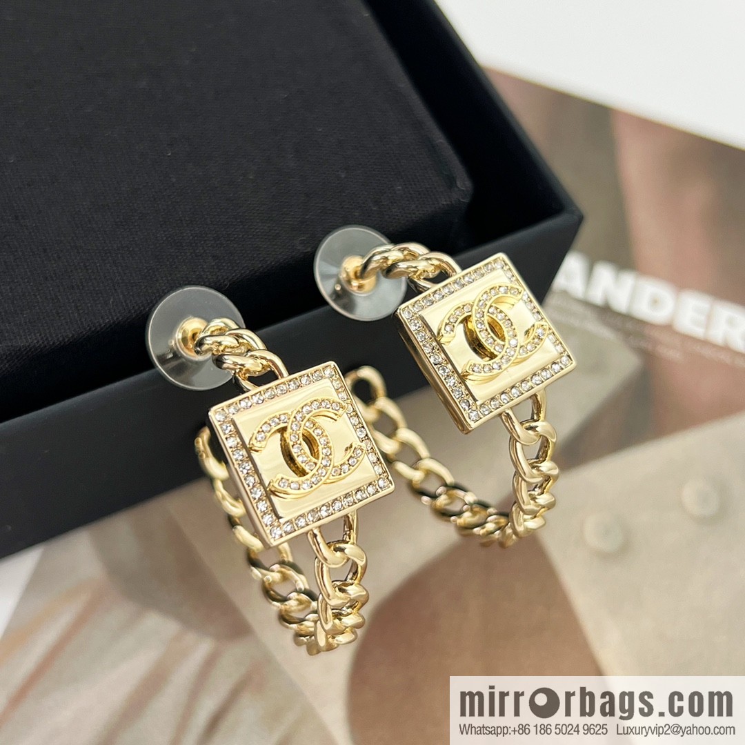 New ☑️ CHANEL Chanel double c square stud earrings