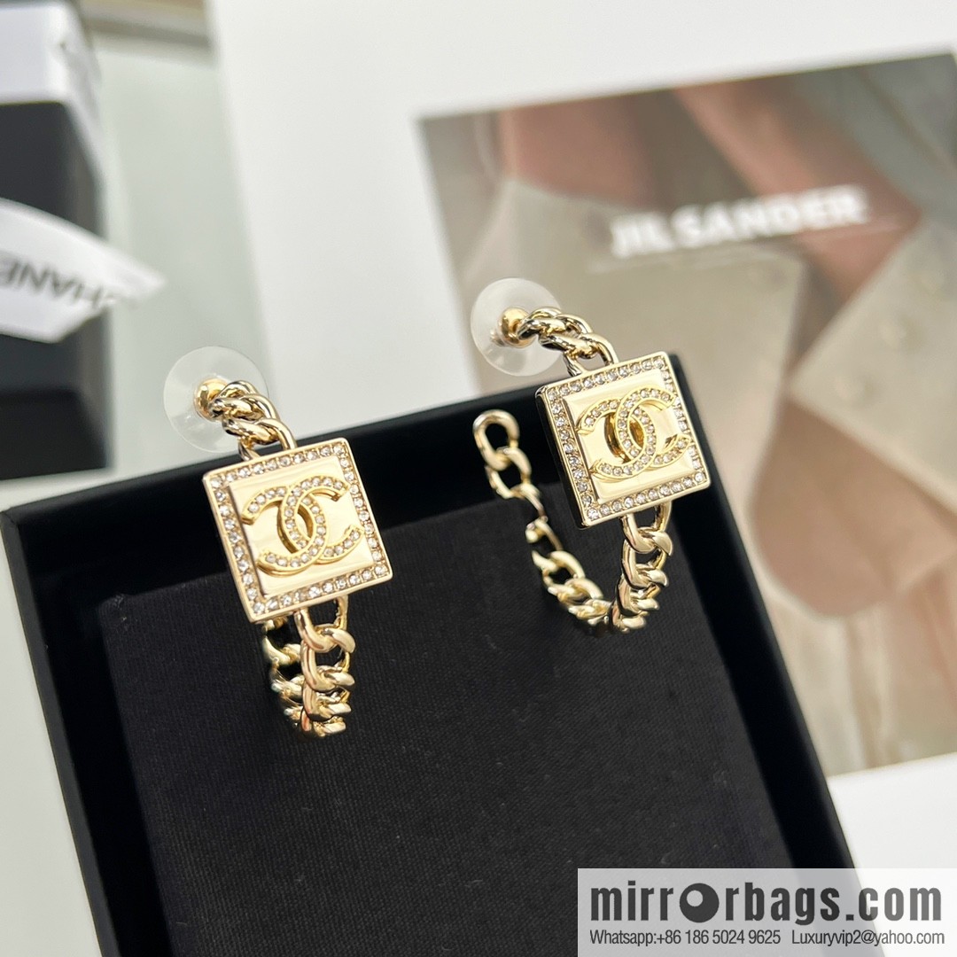 New ☑️ CHANEL Chanel double c square stud earrings