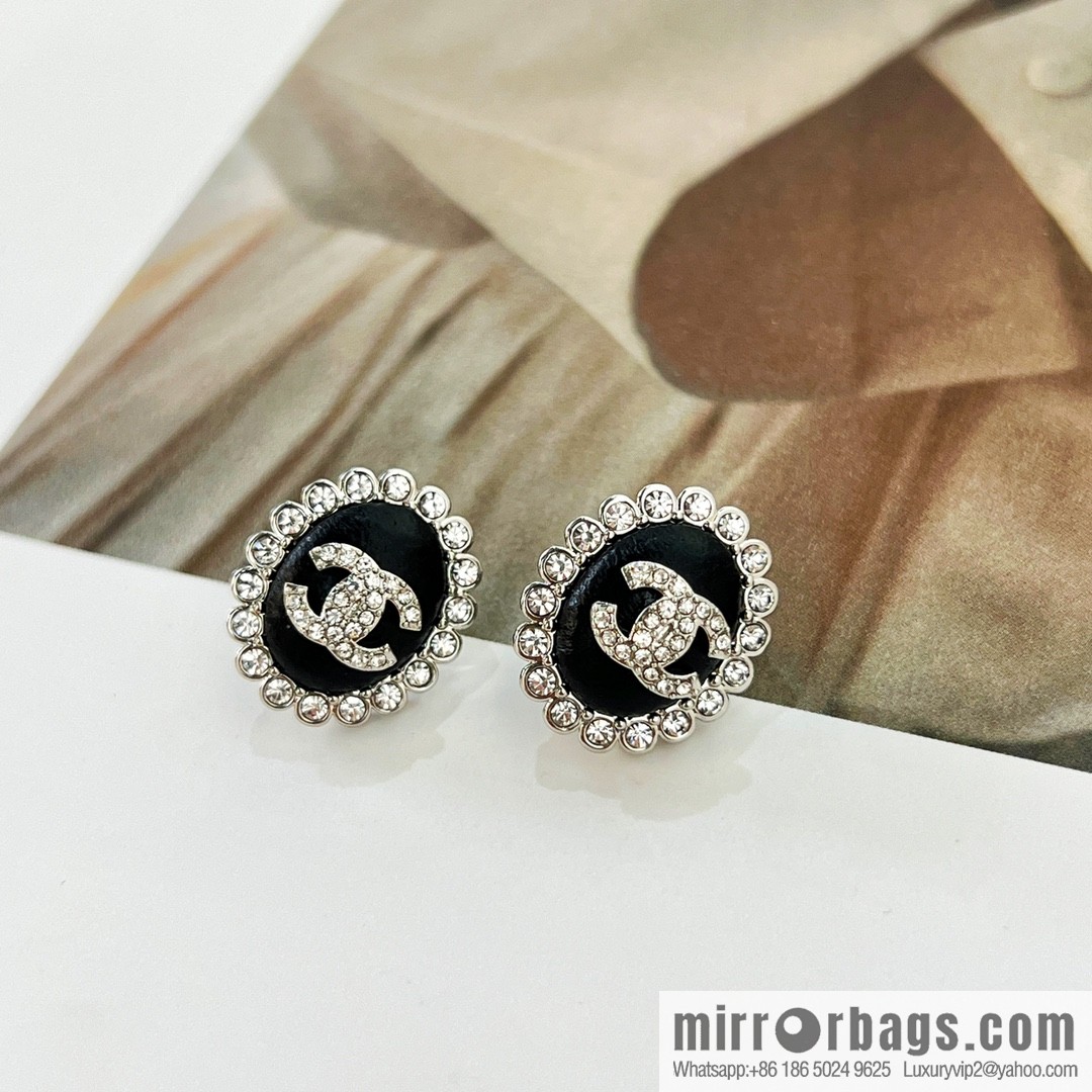 New ☑️ CHANEL Chanel double c oval stud earrings