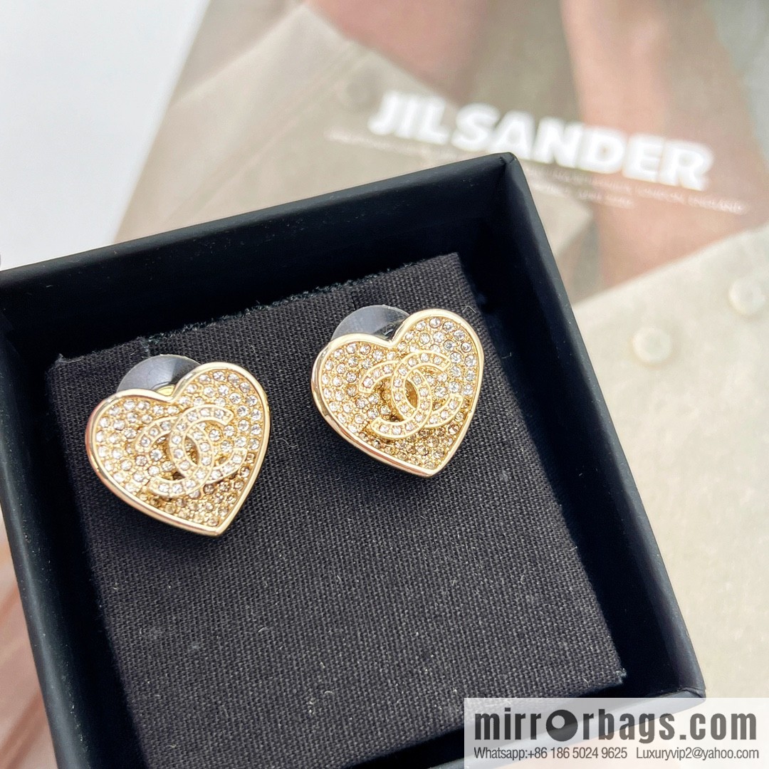 New ☑️ CHANEL Chanel c1 double c peach heart love stud earrings