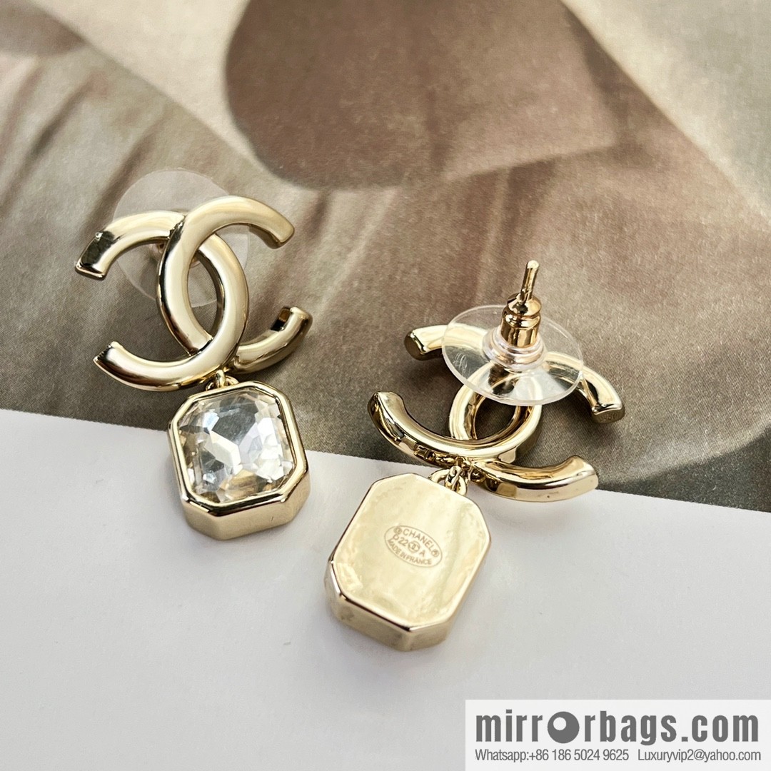 New ☑️ CHANEL Chanel double c square diamond stud earrings