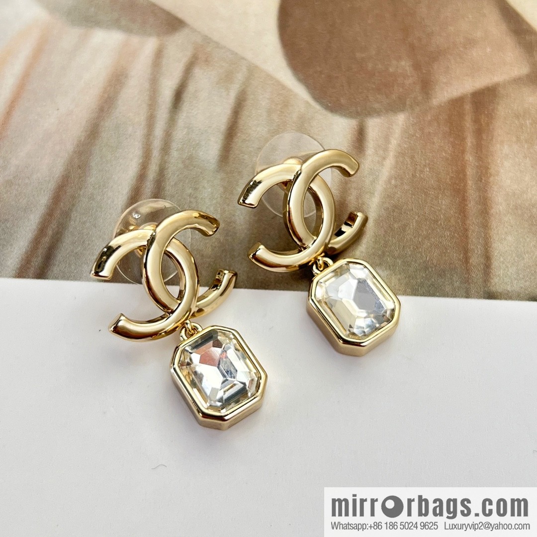 New ☑️ CHANEL Chanel double c square diamond stud earrings