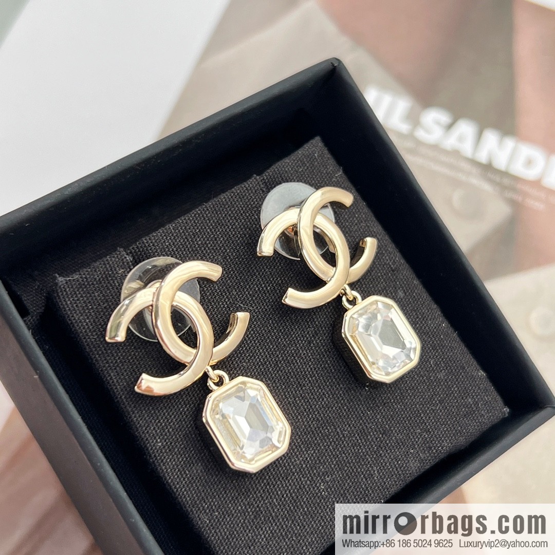 New ☑️ CHANEL Chanel double c square diamond stud earrings