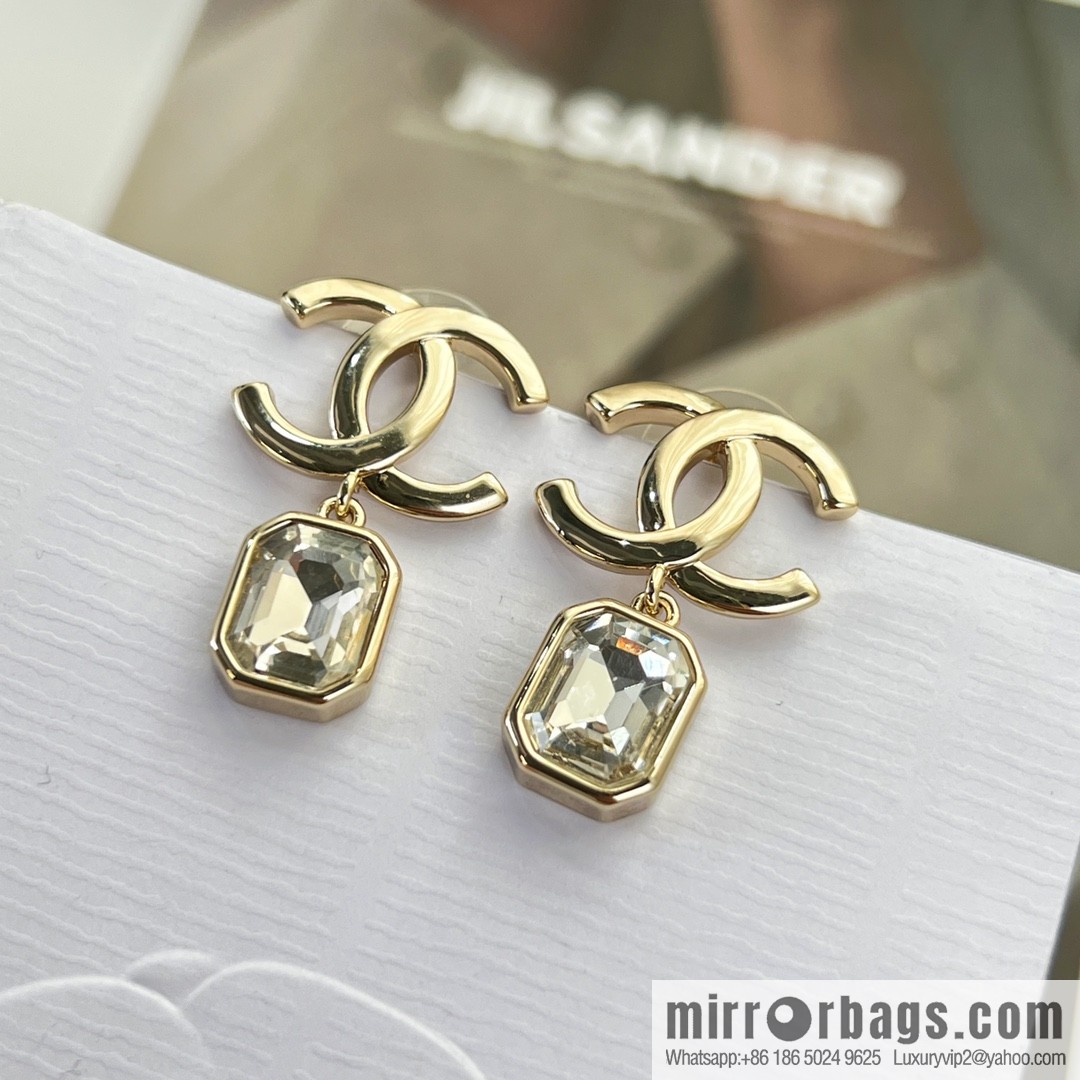 New ☑️ CHANEL Chanel double c square diamond stud earrings