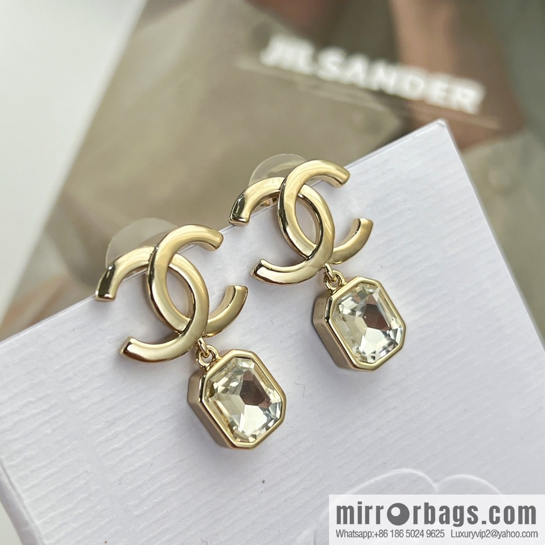 New ☑️ CHANEL Chanel double c square diamond stud earrings