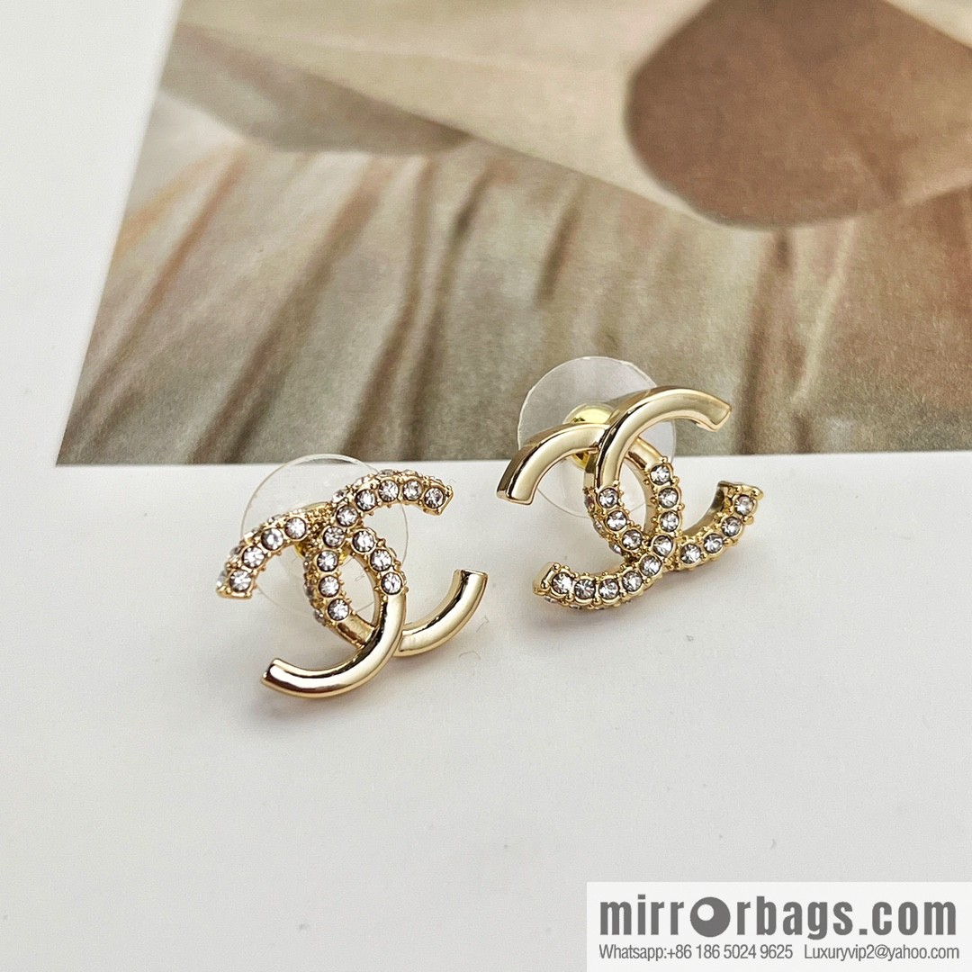 New ☑️ CHANEL Chanel double c half diamond stud earrings