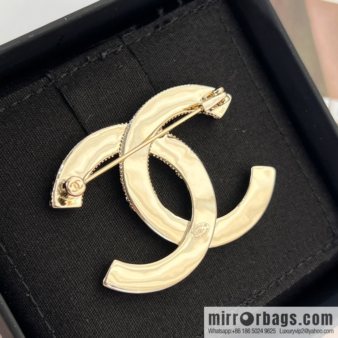 New ☑️ Chanel double c half diamond brooch