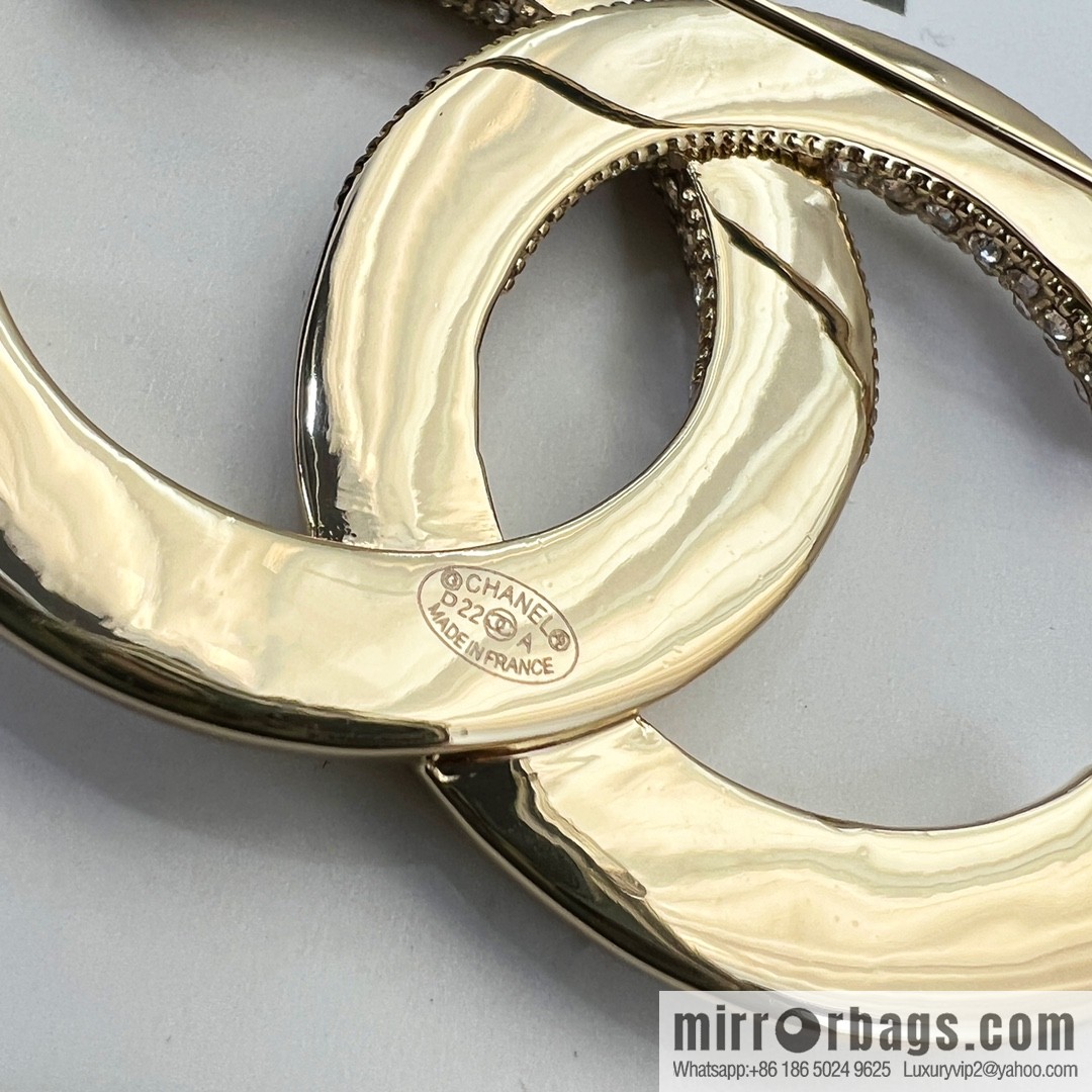 New ☑️ Chanel double c half diamond brooch