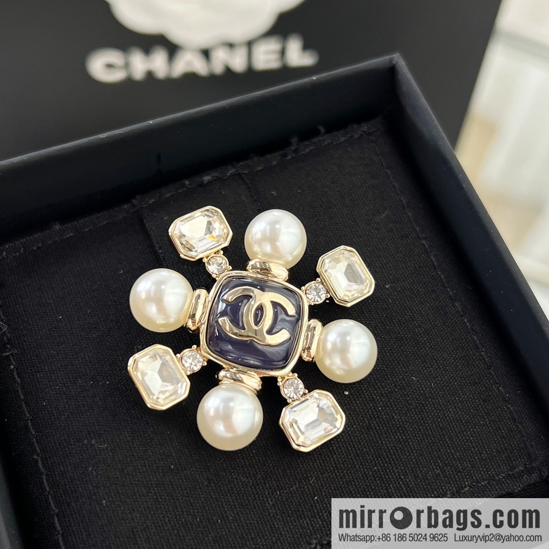New ☑️ Chanel double c snowflake pearl brooch