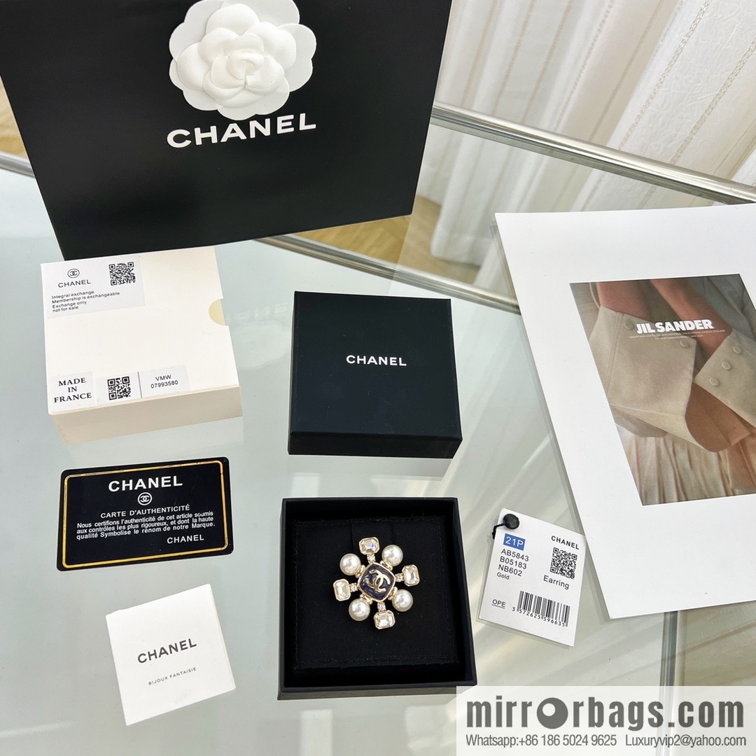 New ☑️ Chanel double c snowflake pearl brooch