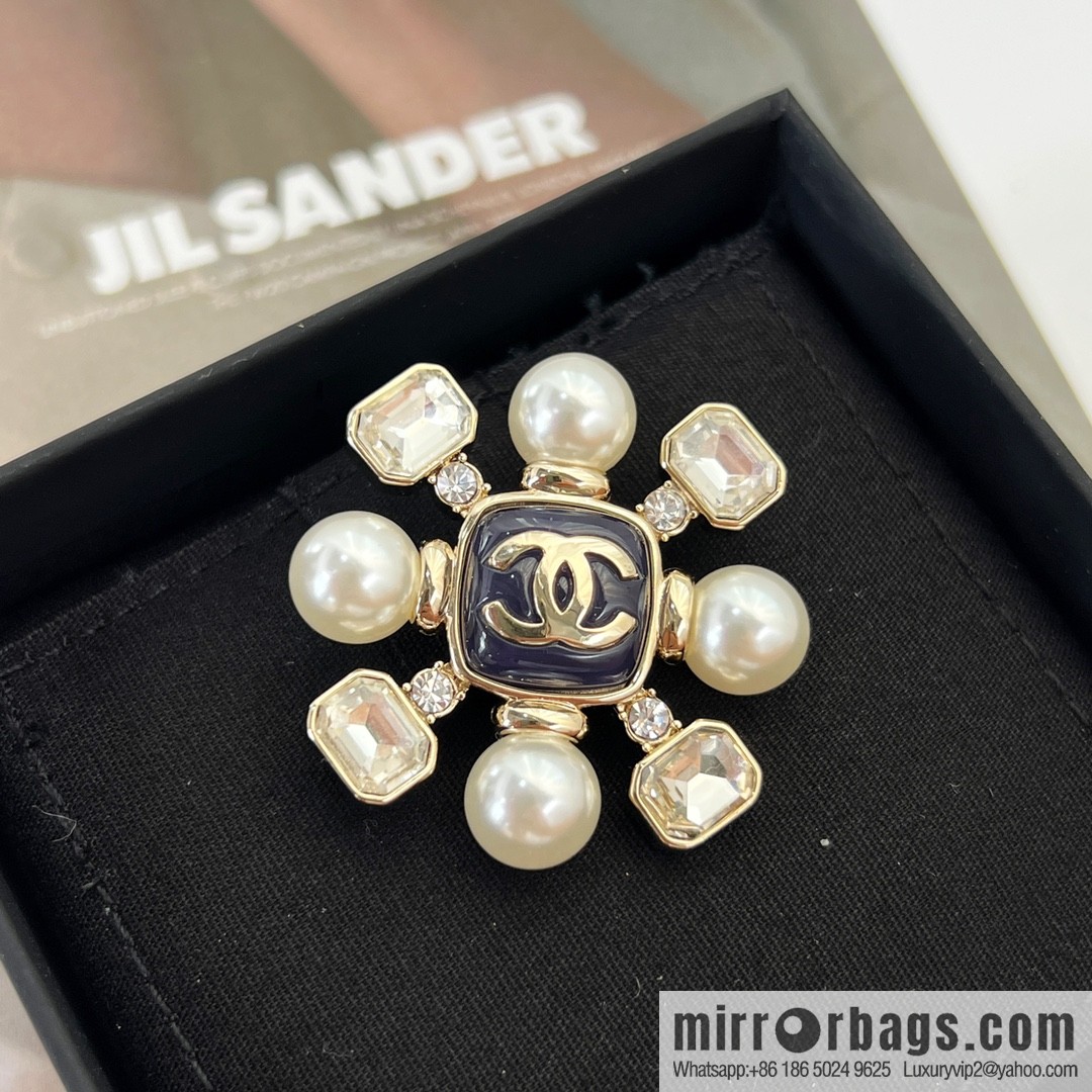 New ☑️ Chanel double c snowflake pearl brooch
