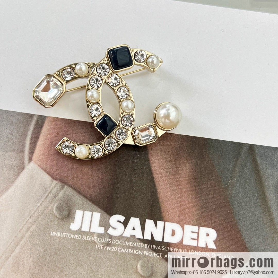 New ☑️ CHANEL Chanel double c square diamond pearl brooch
