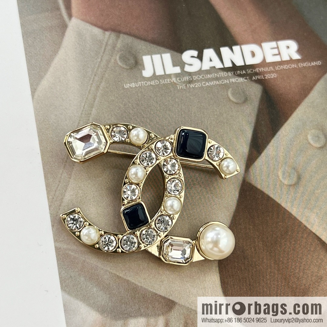 New ☑️ CHANEL Chanel double c square diamond pearl brooch