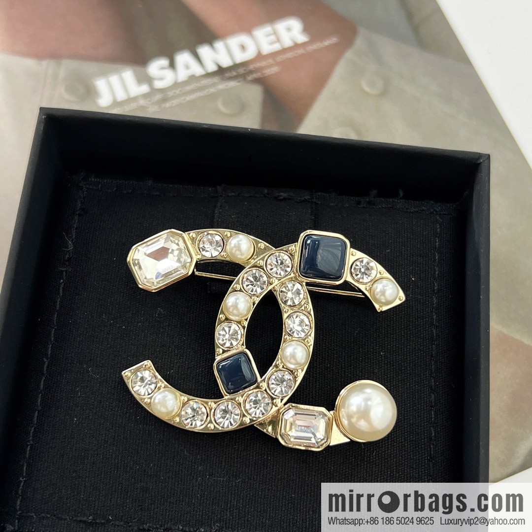 New ☑️ CHANEL Chanel double c square diamond pearl brooch
