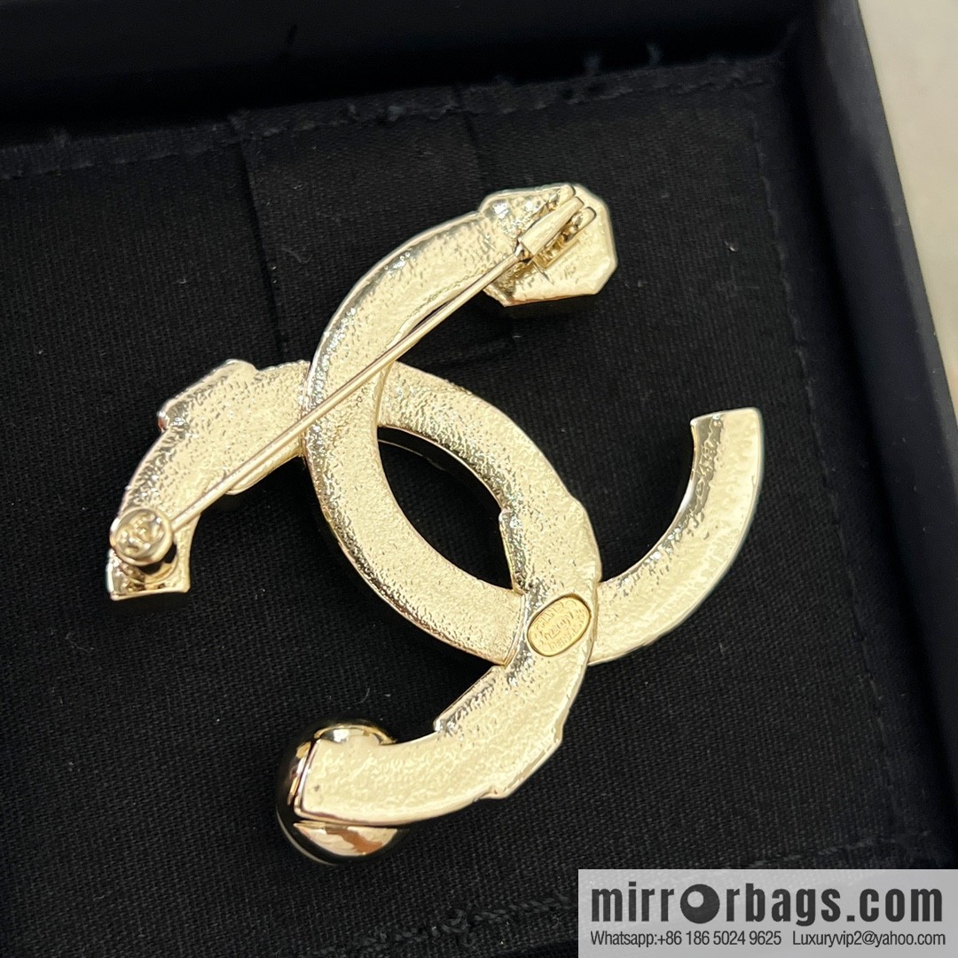 New ☑️ CHANEL Chanel double c square diamond pearl brooch