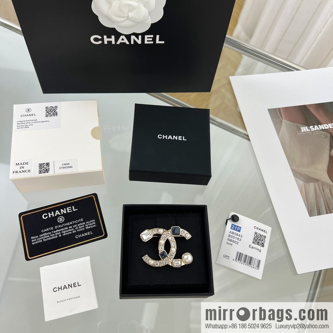 New ☑️ CHANEL Chanel double c square diamond pearl brooch