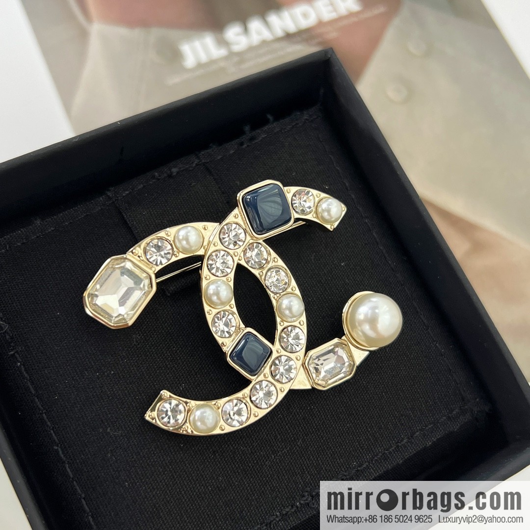 New ☑️ CHANEL Chanel double c square diamond pearl brooch