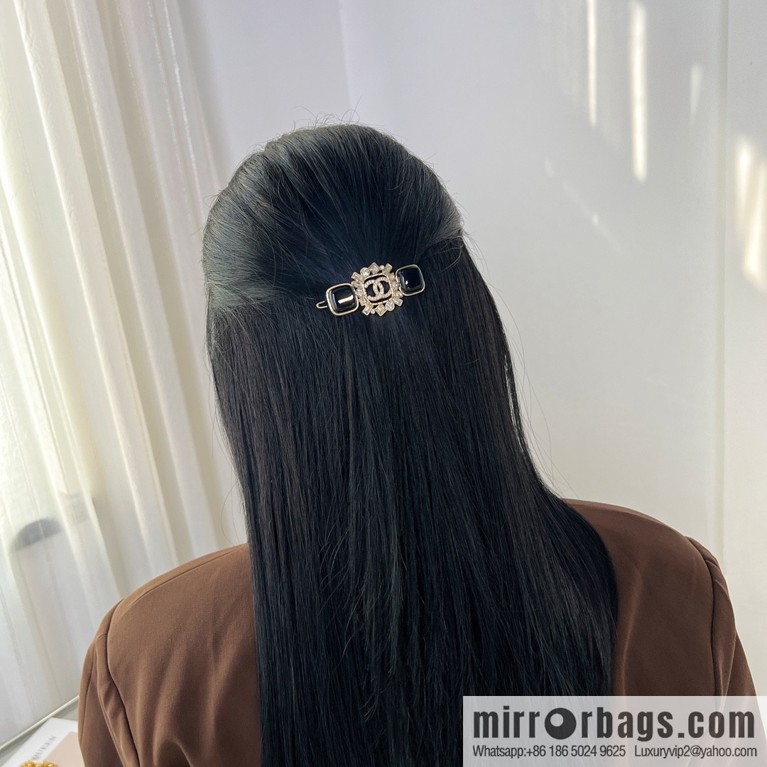 New ☑️ CHANEL Chanel Double C Full Diamond Hairpin