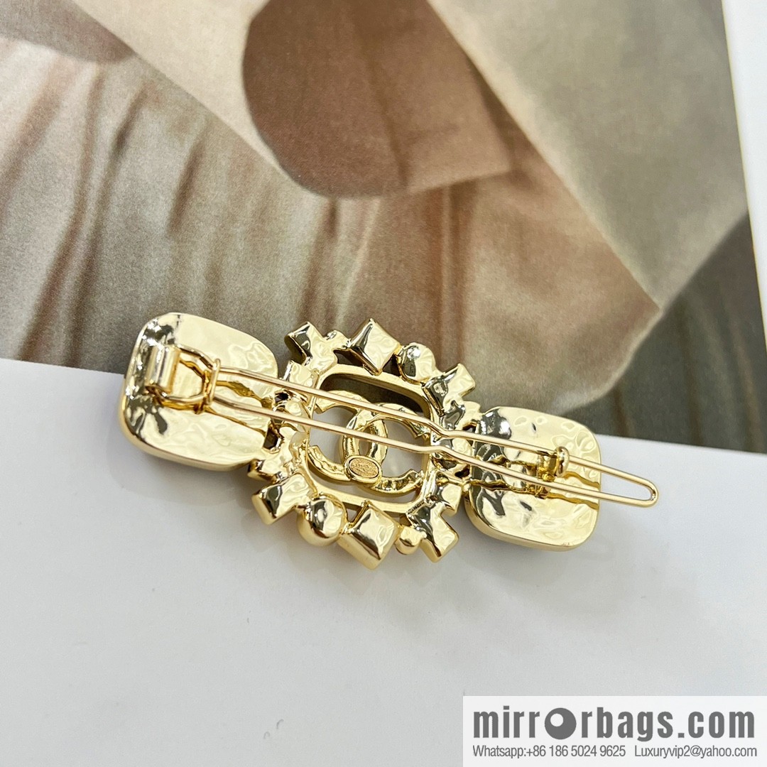 New ☑️ CHANEL Chanel Double C Full Diamond Hairpin