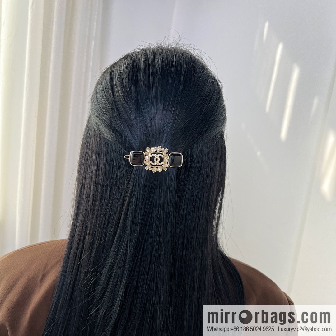 New ☑️ CHANEL Chanel Double C Full Diamond Hairpin