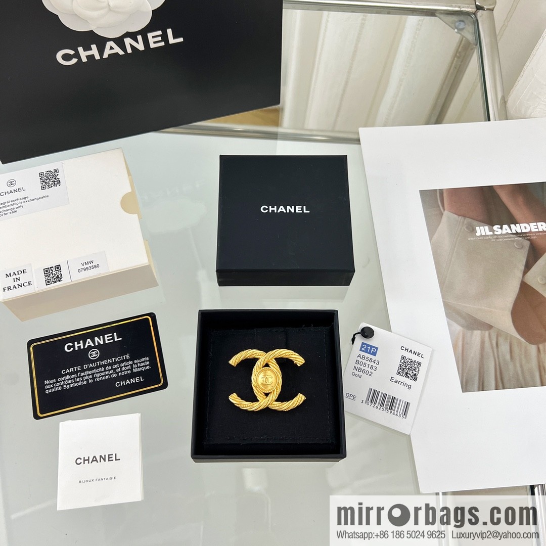New ☑️ Chanel double c gold brooch