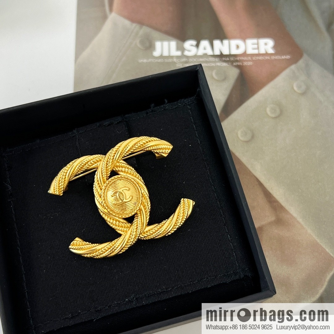 New ☑️ Chanel double c gold brooch