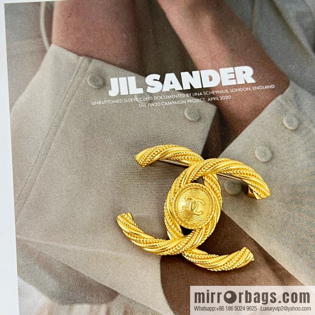 New ☑️ Chanel double c gold brooch